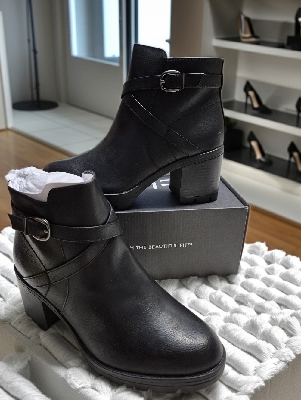 Naturalizer Madalynn Buckle Boot Women's Sz 9.5 - 11 WIDE  🆕️